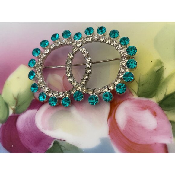 Vintage 1950s Blue Clear Rhinestone Double Eternity Circle Brooch - Picture 4 of 7